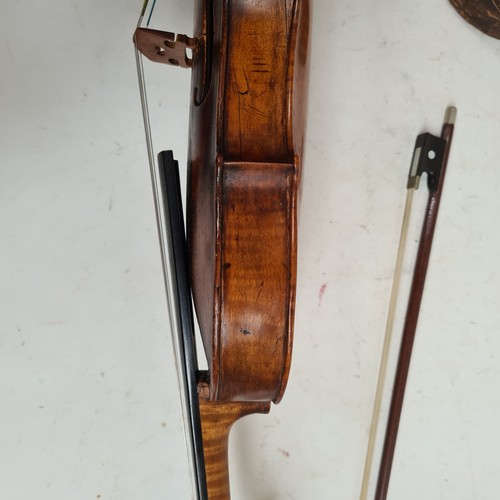 430 - A Vintage violin with a label for Joseph Guarnerius, 14