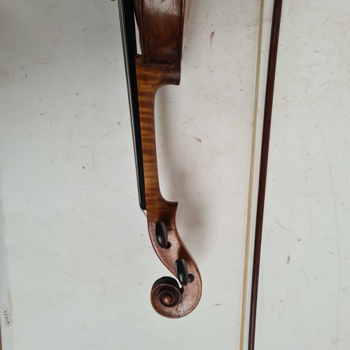 430 - A Vintage violin with a label for Joseph Guarnerius, 14