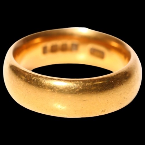 1007 - A 22ct gold wedding band, 12.5g