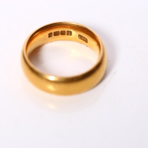 1007 - A 22ct gold wedding band, 12.5g