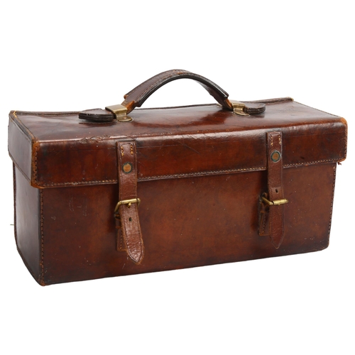 136 - A World War I Officer's pistol gun oil case, length 36cm