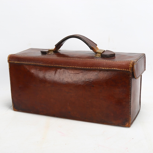 136 - A World War I Officer's pistol gun oil case, length 36cm