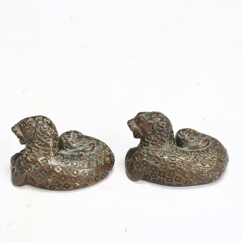 145 - MORRIS SINGER FOUNDRY LONDON - a pair of small patinated bronze sculptures of leopards, length 6cm, ... 