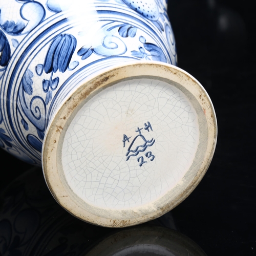 168 - A Delft crackle glaze pottery albarello wet drug jar, in 17th century style, height 26cm