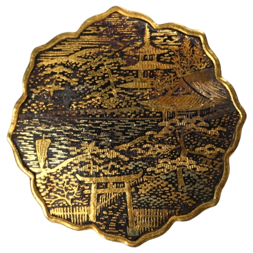 172 - O Komai, small Japanese inlaid metal brooch, diameter 2.5cm