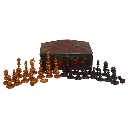 204 - A 19th century boxwood and coromandel chess set, King height 6cm, some pieces damaged