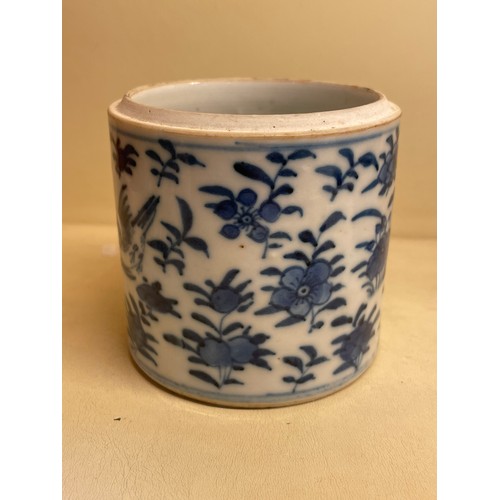 133 - A pair of Chinese blue and white porcelain cylindrical pots, with painted birds (1 lid missing), hei... 