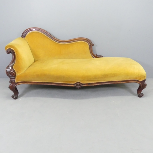 2566 - A Victorian mahogany and upholstered chaise longue. Overall 195x88x75cm.