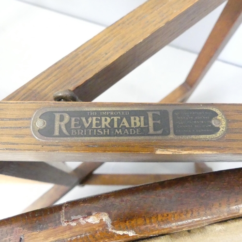 2637 - A Revertable folding card table with reversible top and maker's label, 66x72cm, and an Italianate si... 