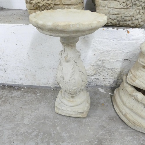 2662 - A modern concrete two-section bird bath, with foliate decoration. 36x62cm.