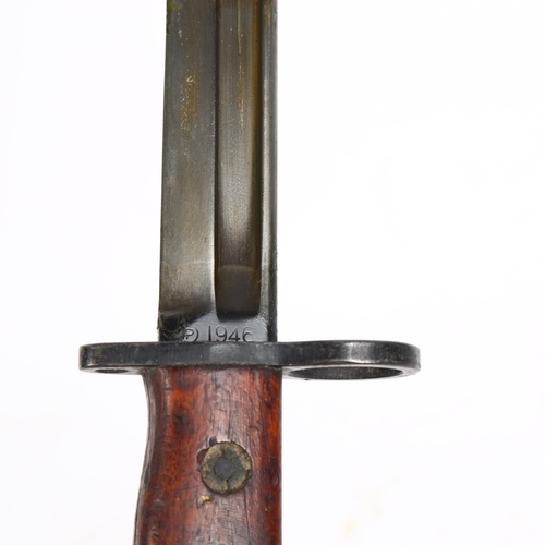 154 - A Second World War no. 5 bayonet for use with a Mk II Lee Enfield? Jungle Carbine, L32cm, blade mark... 