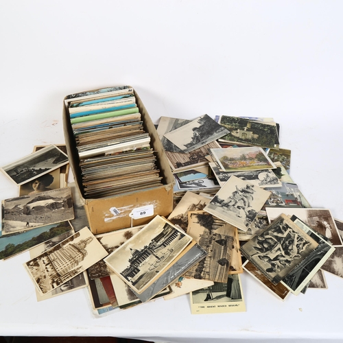 89 - A quantity of various postcards (boxful)