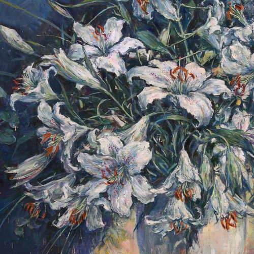 719 - Lynette Hemmant, still life lilies, oil on board, signed, 60cm x 80cm, framed