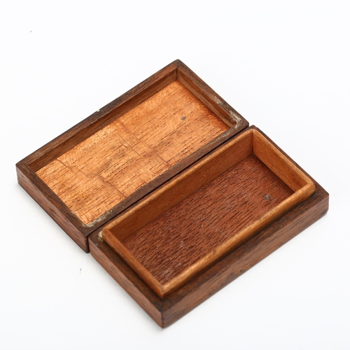 18 - A Victorian Tunbridgeware stamp/pin box, lid with Killarney Lakes and Tessarea banding, 6.3 x 3.3cm