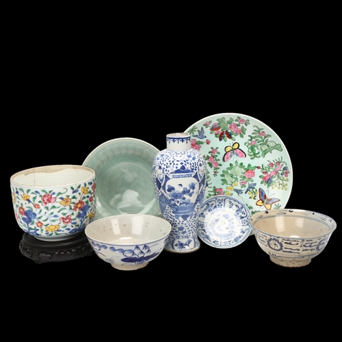 43 - A group of Chinese porcelain items, including blue and white vase, height 23cm (7)