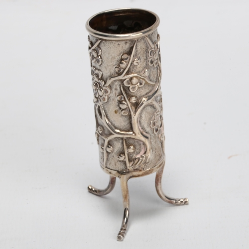 1409 - A small Chinese silver bud vase, Wang Hing, marked 90, 0.5oz, height 6.5cm