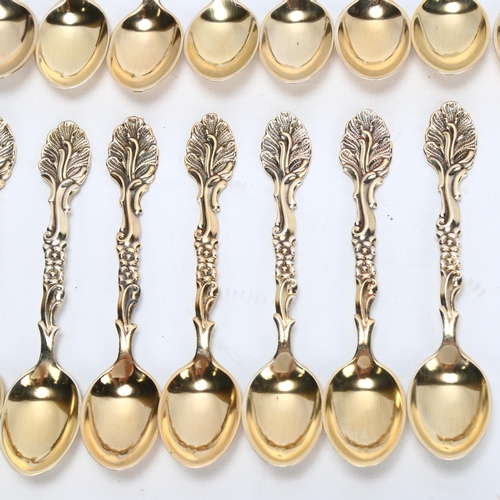 1423 - 15 gilded silver teaspoons dated 1946 - 1952, with floral decoration