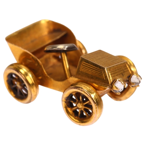 1104 - An early 20th century 9ct gold Classic car charm/pendant, length 21.8mm, 1.5g