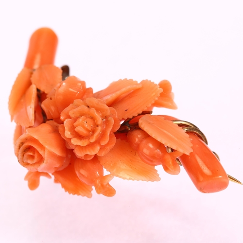 1109 - A 19th century Italian coral floral spray brooch, by A. De Caro of Napoli, unmarked gold mount with ... 