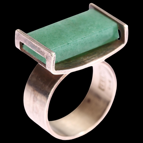 1292 - KUPITTAAN KULTA - a 1960s Finnish silver aventurine quartz tablet ring, anvil maker's mark, stamped ... 