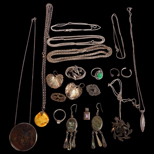 1397 - A group of various silver jewellery