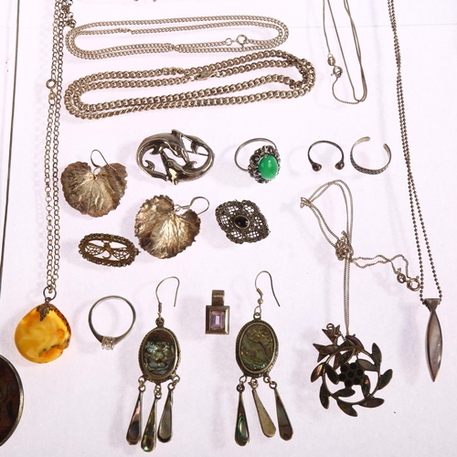 1397 - A group of various silver jewellery