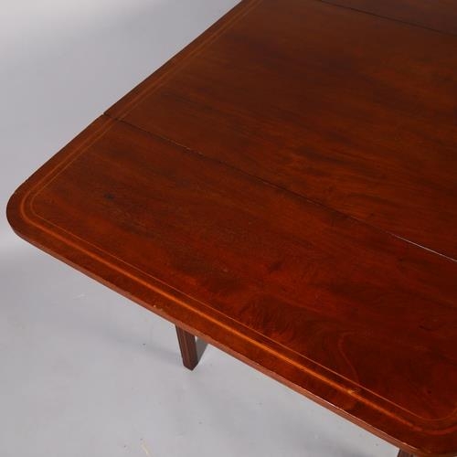 2716 - A mahogany Pembroke table with banded inlay, height 71cm, extended width 95cm, closed 50cm