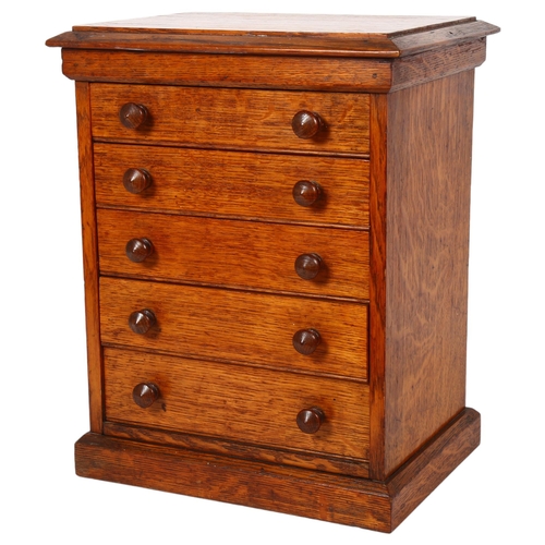 81 - An Antique oak table-top chest of 5 short drawers with turned wood handles, 30 x 40 x 23cm