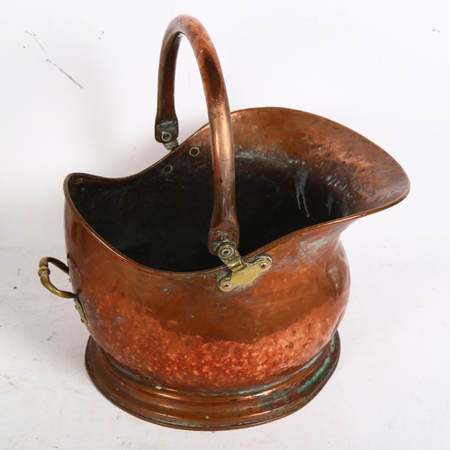 209 - An Antique copper coal bucket, no maker's labels, H23cm