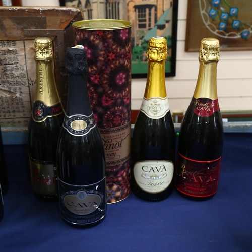 315 - A collection of 8 bottles of various medium dry Cava (8)