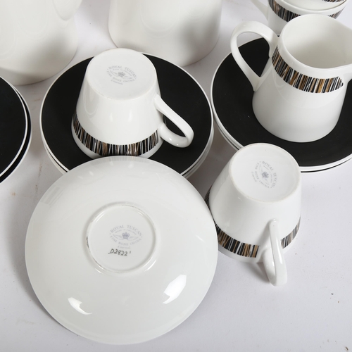 332 - ROYAL TUSCAN - Cascade pattern, a fine bone china coffee service, including 7 coffee cups, 9 saucers... 