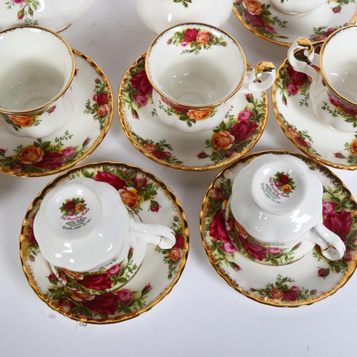 334 - ROYAL ALBERT - Old Country Roses, a 6 serving tea set, including teapot, milk jug, and associated it... 