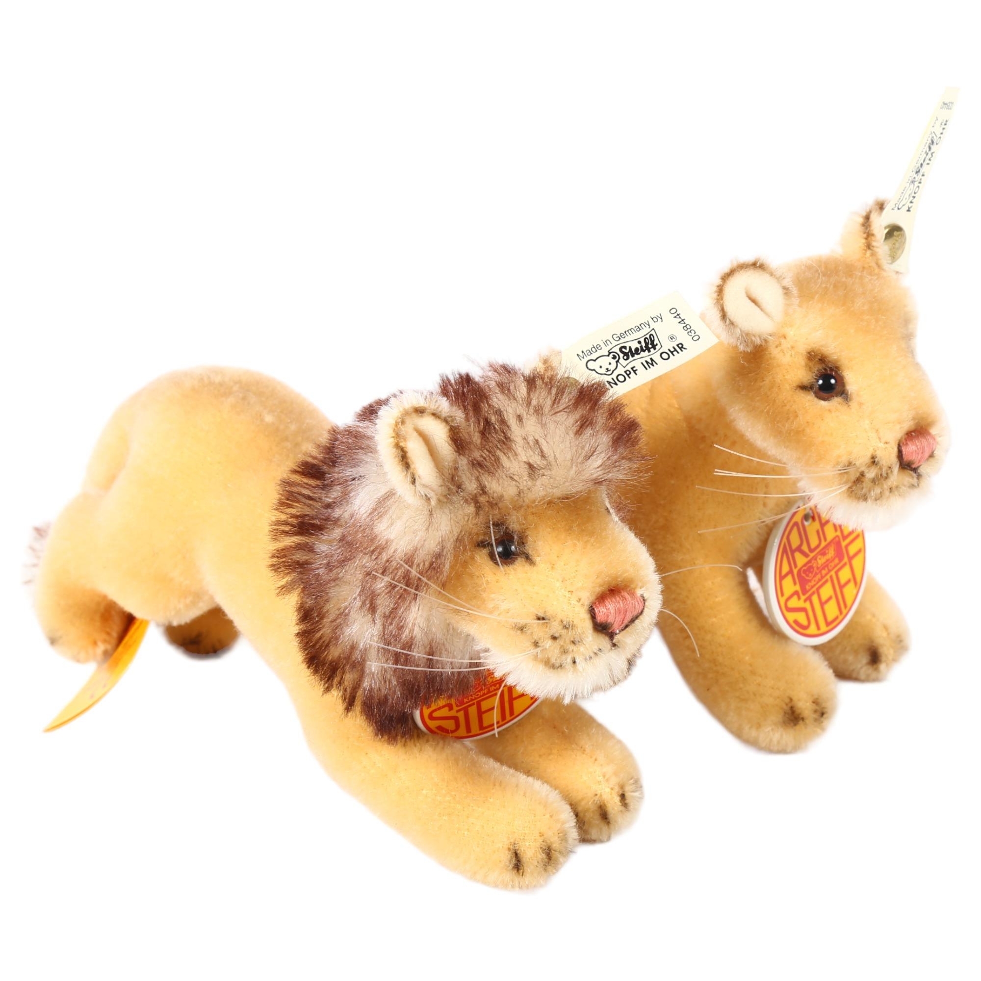 A pair of Steiff Arche Noah s Ark lions male and female ref