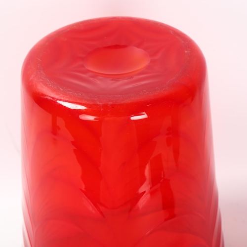 122 - Marriott Powell for Whitefriars Glass, a large size Optic Wave pattern Ruby Red bucket vase, crica 1... 