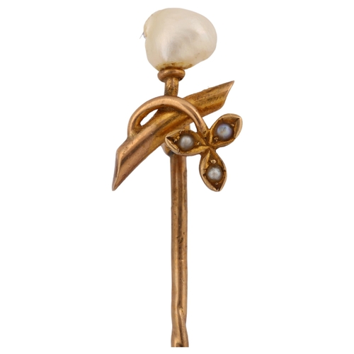 1131 - MURRLE BENNETT & CO - an Art Nouveau 9ct gold baroque and split pearl stickpin, head 12.7mm, overall... 