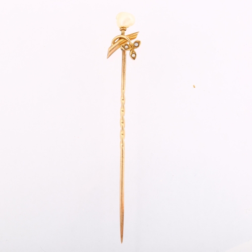 1131 - MURRLE BENNETT & CO - an Art Nouveau 9ct gold baroque and split pearl stickpin, head 12.7mm, overall... 