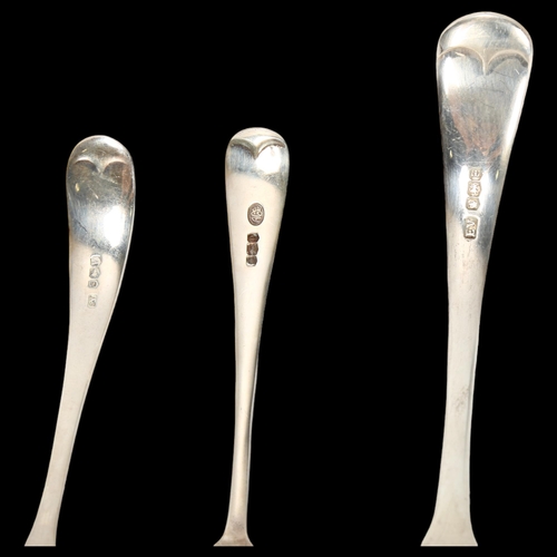 1527 - 3 pieces of silver flatware, including sauce ladle, 3.7oz total