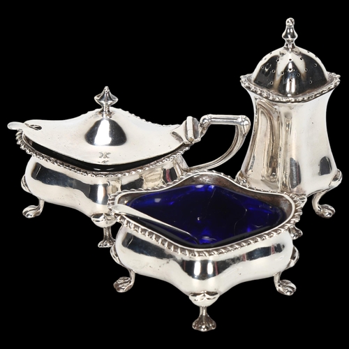 1538 - A George V silver 3-piece cruet set, Richard Richardson, Sheffield 1919, shaped form with gadrooned ... 