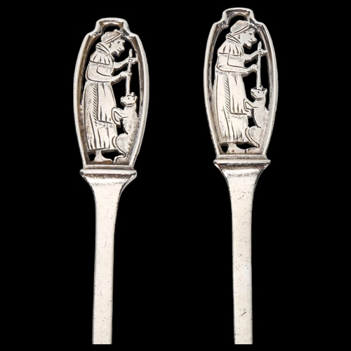 1541 - An Edward VIII silver 'Old Mother Hubbard' spoon and fork eating set, Josiah Williams & Co, London 1... 