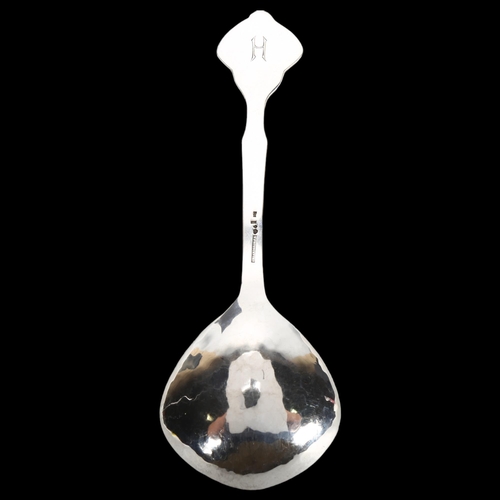 1546 - ERLANDSSON SK - a large Art Nouveau Swedish silver serving spoon, 1919, with heart terminal, 19cm, 2... 