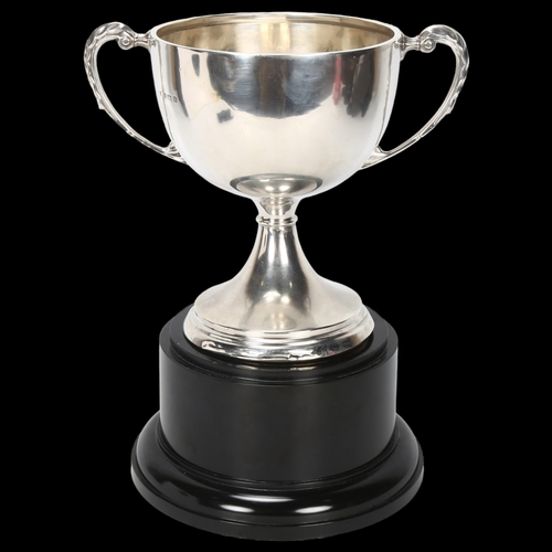 1565 - An Art Deco George V silver 2-handled trophy cup on stand, indistinct maker, Birmingham 1934, overal... 