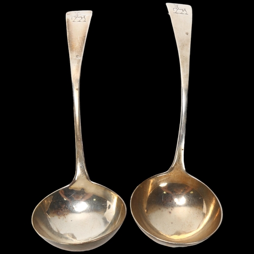 1582 - A pair of George III silver Old English pattern sauce ladles, Thomas Streetin, London 1802, 17cm, 2o... 