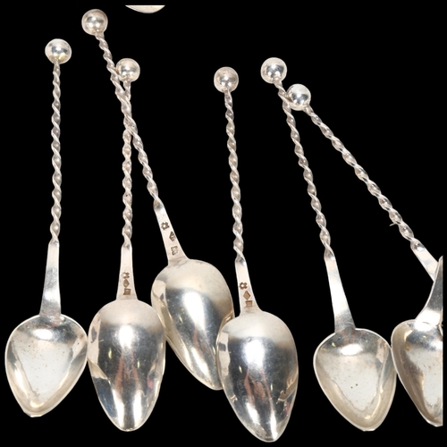 1583 - A set of 12 Continental silver teaspoons, with spiral handles, 12.5cm, 2.2oz