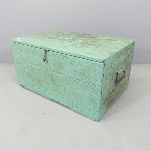 2591 - A vintage painted pine trunk. 80x40x49cm.