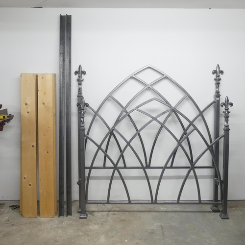 2644 - A contemporary gothic style wrought iron 4'6