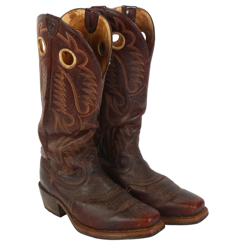 876 - A pair of leather cowboy boots with embroidered detail, size 10W, H44cm