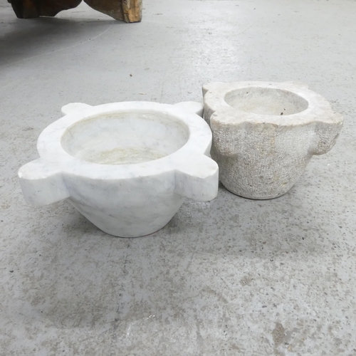 2634 - A marble font, 23x11cm, and another composite font. (2).