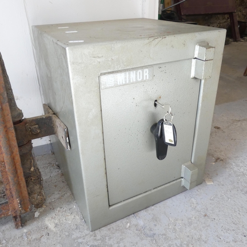 2637 - A Leigh lock & safe company Minor floor safe. 35x43x36cm. With key. Serial number M12392. Key held i... 