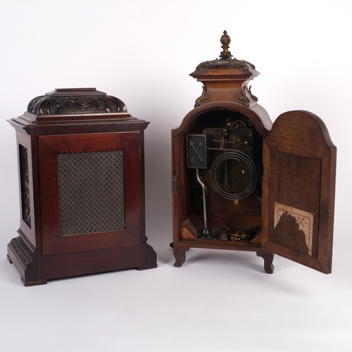 515 - An early 20th century mahogany-cased mantel clock, French brass 8-day movement striking on a gong, w... 
