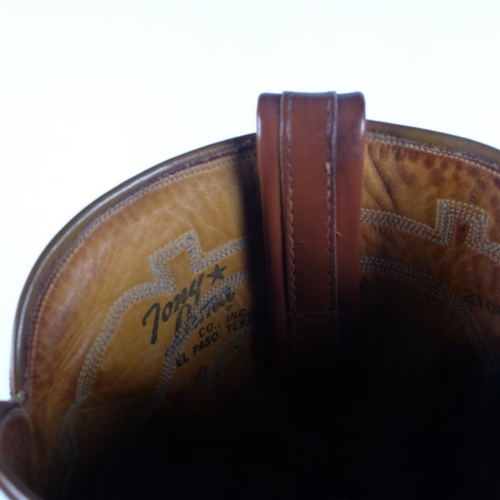 880 - A pair of Tony Lama Texas cowboy boots, H31cm